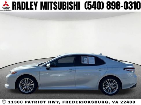 Used 2020 Toyota Camry XLE FWD image 18