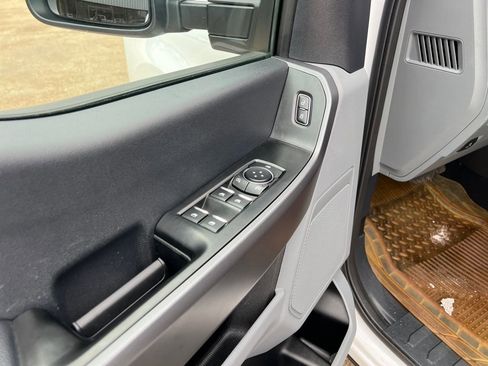 Used 2025 Ford F350 XLT image 13