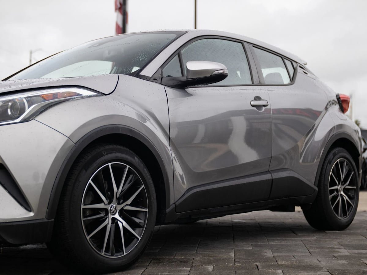 Used 2019 Toyota C-HR LE FWD image 7