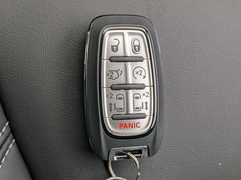 New 2027 Chrysler Pacifica Select w/ Family Tech Group FWD image 31