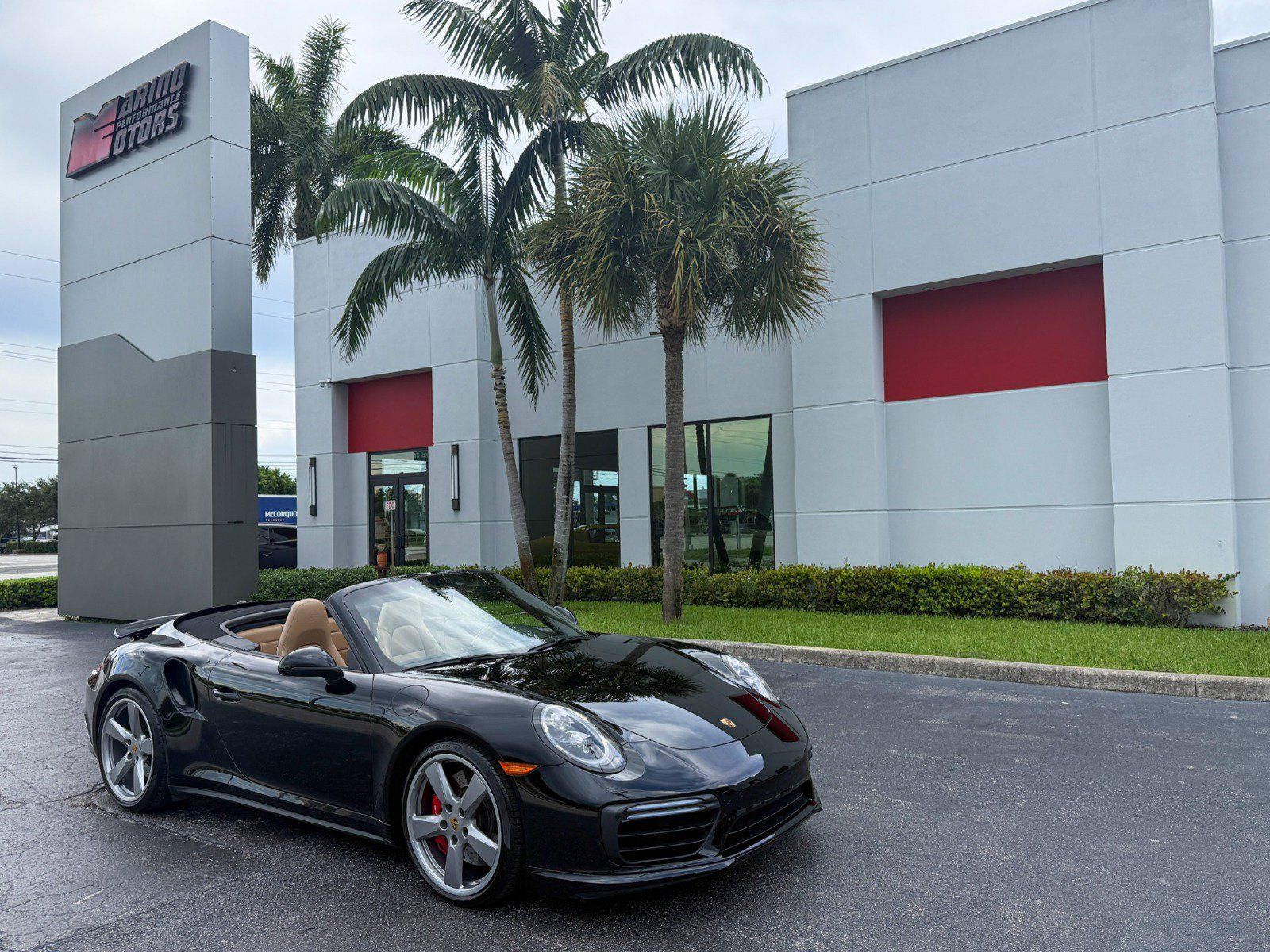 Used 2019 Porsche 911 4 Cabriolet AWD/4WD image 1