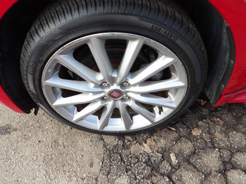 Used 2017 FIAT 124 Spider Lusso image 6