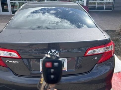 Used 2012 Toyota Camry LE image 8