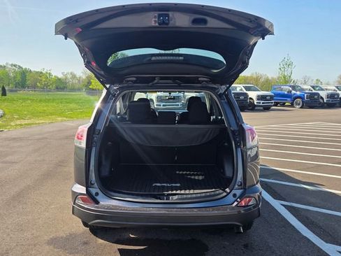Used 2016 Toyota RAV4 LE AWD/4WD image 10