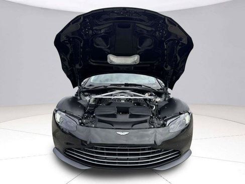 Used 2022 Aston Martin V8 Vantage Roadster RWD image 49