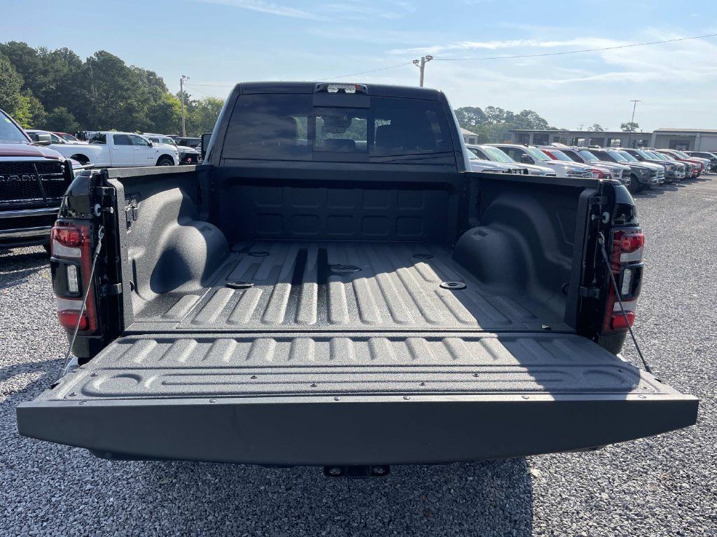 Used 2024 RAM 2500 Limited AWD/4WD image 22