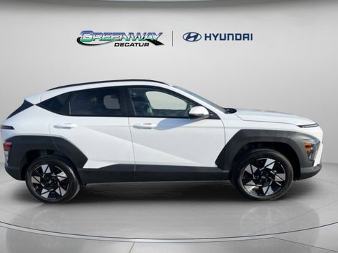 Certified 2025 Hyundai Kona SEL AWD/4WD image 8