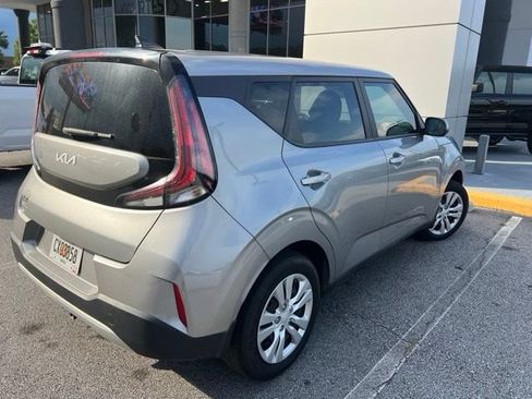 Used 2023 Kia Soul LX FWD image 5