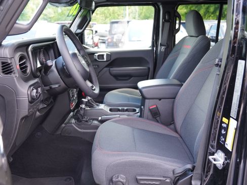 Used 2026 Jeep Wrangler Unlimited Rubicon AWD/4WD image 3