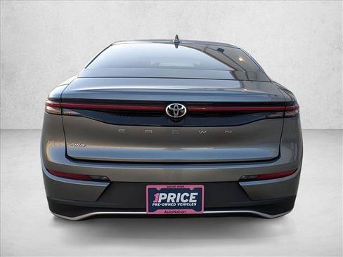 Certified 2023 Toyota Crown XLE image 7