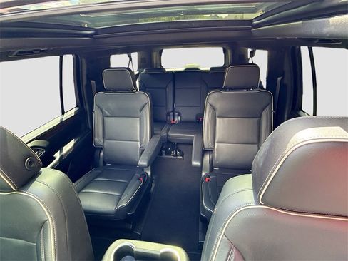 Used 2021 Chevrolet Suburban Premier w/ Premium Package image 24