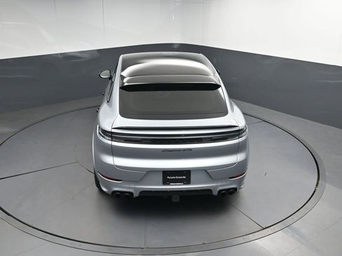 Certified 2025 Porsche Cayenne GTS AWD/4WD image 36