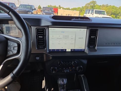 Used 2022 Ford Bronco Outer Banks AWD/4WD image 16