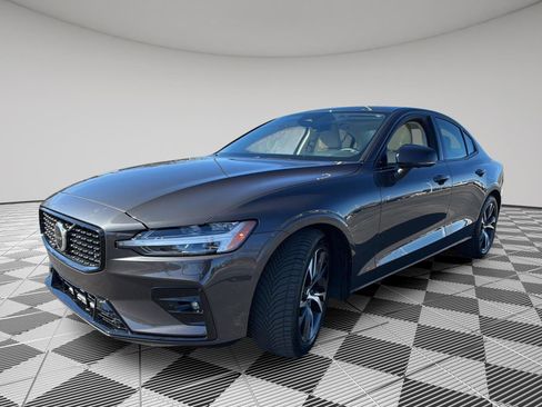 Used 2024 Volvo S60 B5 Plus w/ Climate Package image 5