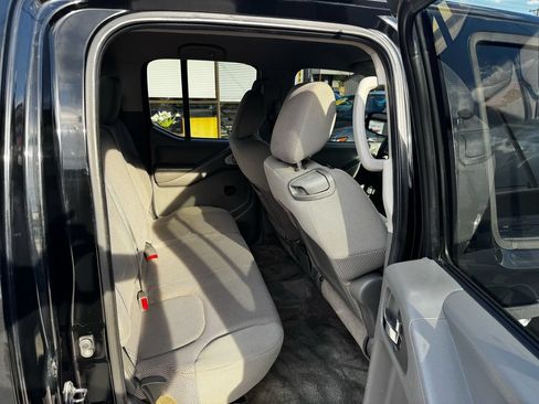 Used 2011 Nissan Frontier S AWD/4WD image 18