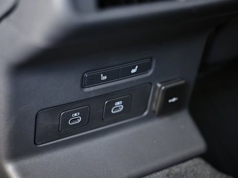 New 2026 Land Rover Range Rover Velar Dynamic SE image 38