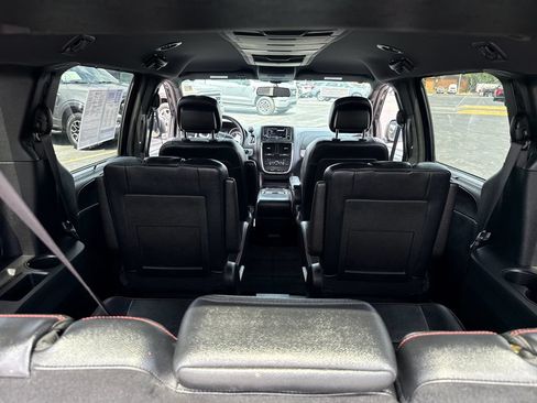 Used 2017 Dodge Grand Caravan GT FWD image 13