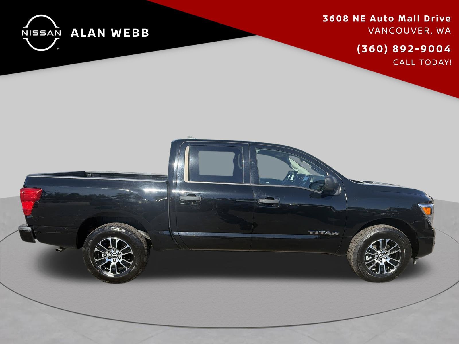 Used 2023 Nissan Titan SV AWD/4WD image 2