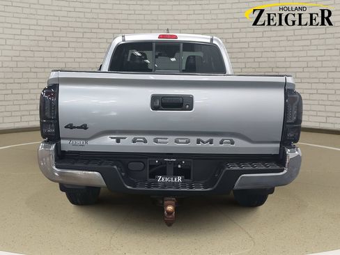 Used 2022 Toyota Tacoma SR5 w/ SR5 Appearance Package (SM) image 6