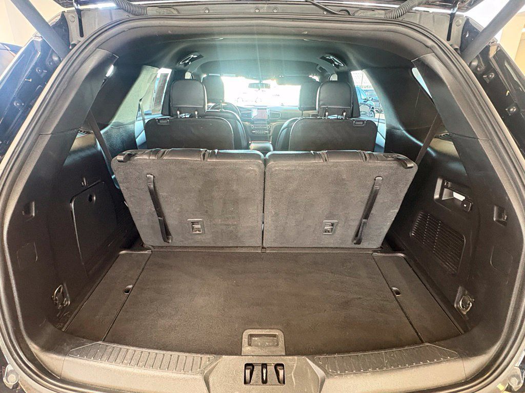 Used 2020 Ford Explorer XLT w/ Equipment Group 202A AWD/4WD image 15