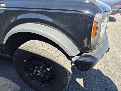 Used 2023 Ford Bronco Black Diamond AWD/4WD image 5