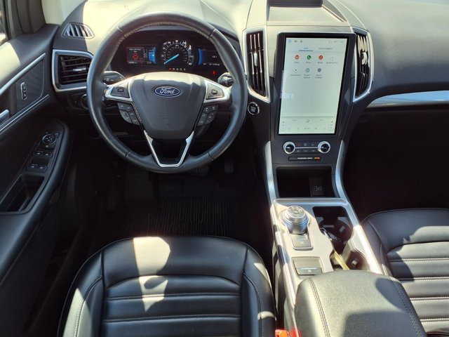 Certified 2024 Ford Edge SEL w/ Convenience Package AWD/4WD image 2