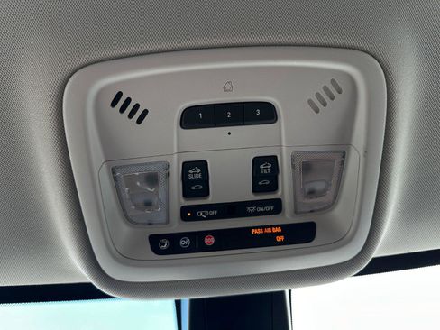 Used 2018 Chevrolet Traverse High Country image 20