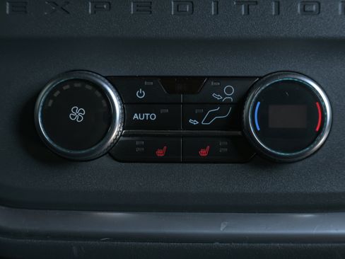 Used 2025 Ford Expedition Tremor AWD/4WD image 16