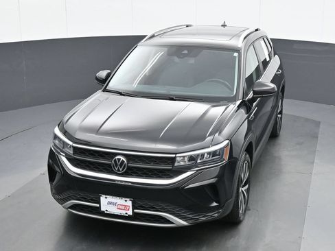Used 2022 Volkswagen Taos SE AWD/4WD image 16