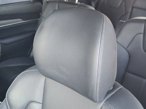 Used 2022 Kia Telluride EX w/ EX Premium Package FWD image 10