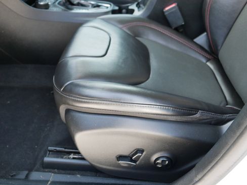 Used 2021 Jeep Cherokee Trailhawk image 20