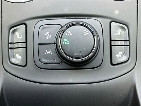 Used 2023 GMC Terrain SLE w/ Driver Convenience Package image 22