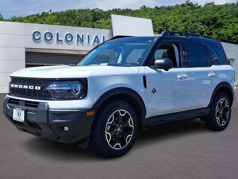 Certified 2025 Ford Bronco Sport Outer Banks w/ Outer Banks Tech Package+ AWD/4WD image 3