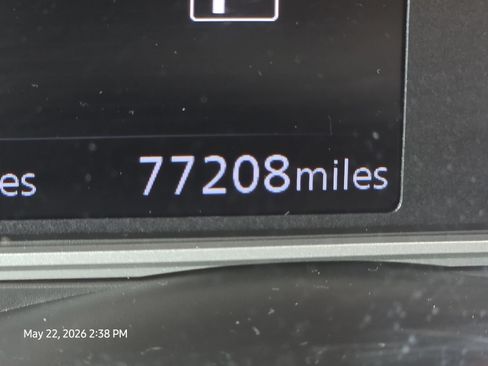 Used 2021 Nissan Versa SV FWD image 30