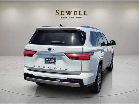 Used 2024 Toyota Sequoia Capstone image 5