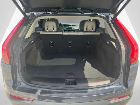 Used 2022 Cadillac XT4 Luxury w/ Cold Weather Package FWD image 29