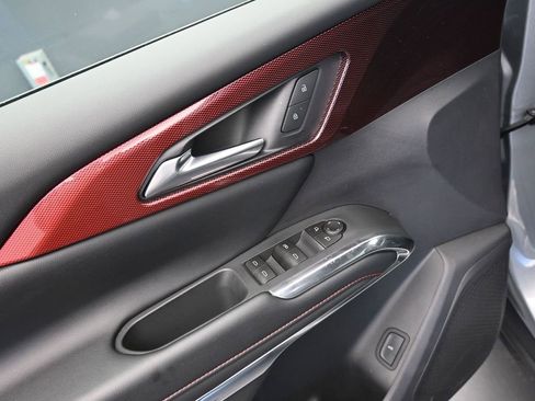 Used 2026 Chevrolet Traverse Z71 w/ LPO, Floor Liner Package image 28