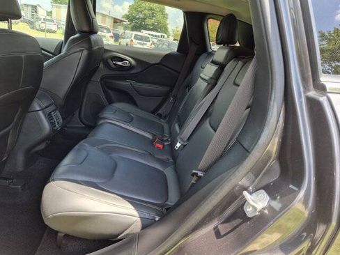 Used 2015 Jeep Cherokee Limited AWD/4WD image 31