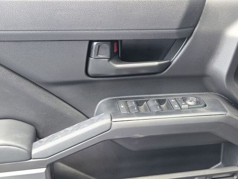 Used 2025 Toyota Tacoma SR5 AWD/4WD image 29