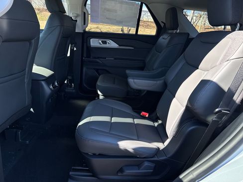 New 2026 Ford Explorer Active w/ Active Comfort Package image 25