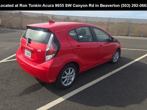 Used 2016 Toyota Prius C Three FWD image 5