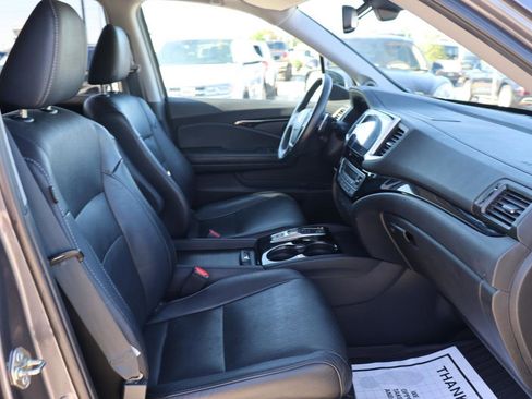 Used 2016 Honda Pilot Touring image 13