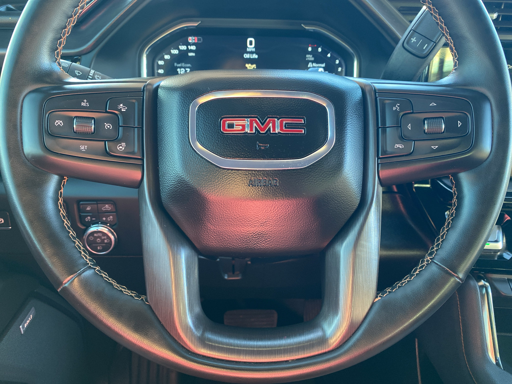 Used 2024 GMC Sierra 2500 AT4 w/ AT4 Premium Plus Package AWD/4WD image 9