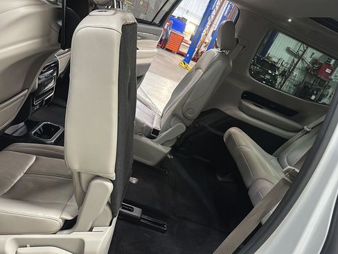 Certified 2022 Jeep Wagoneer Series III w/ Premium Group I AWD/4WD image 27
