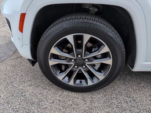 Certified 2025 Jeep Grand Cherokee L Overland w/ Advanced Protech Group III AWD/4WD image 16
