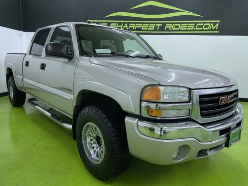 Used 2004 GMC Sierra 2500 SLT w/ Skid Plate Package image 2