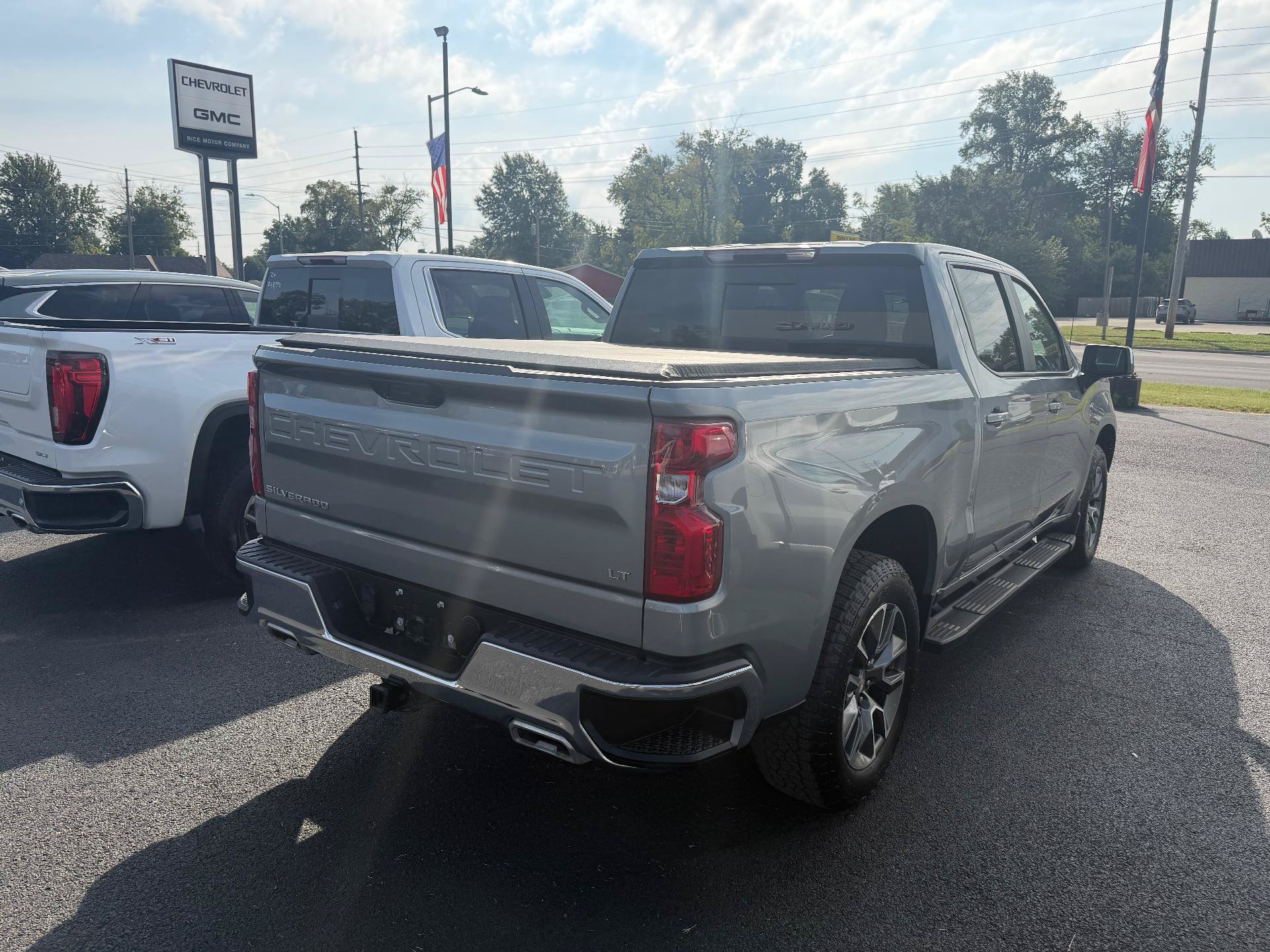 Used 2024 Chevrolet Silverado 1500 LT AWD/4WD image 3