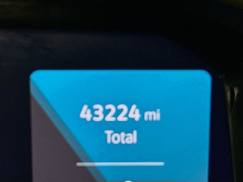 Used 2024 Volkswagen Atlas SE image 19