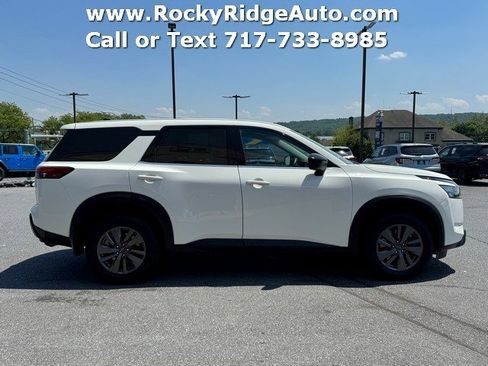 Used 2024 Nissan Pathfinder S AWD/4WD image 8