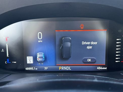 Certified 2023 Ford Escape ST-Line w/ Equipment Group 301A image 33